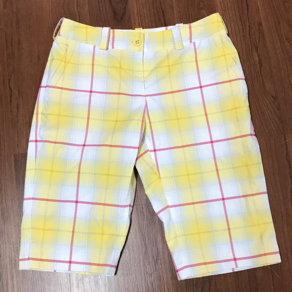 Women’s Nike Dri-Fit golf plaid capris  size 4